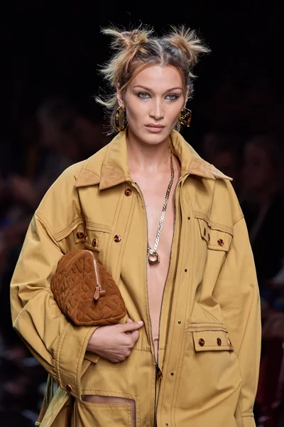 Look 38